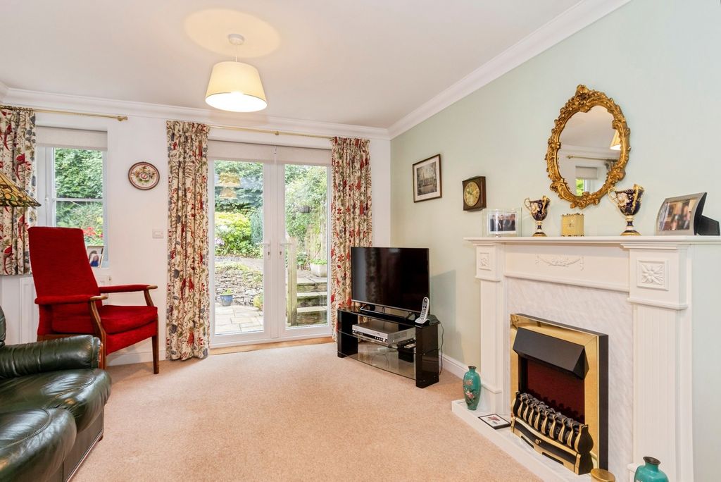 Property photo 3 of 16 Sitting Room