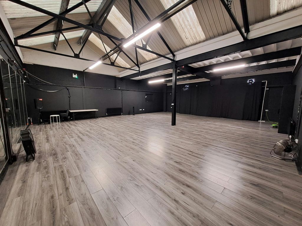 Property photo 3 of 9 1000020388.Jpg