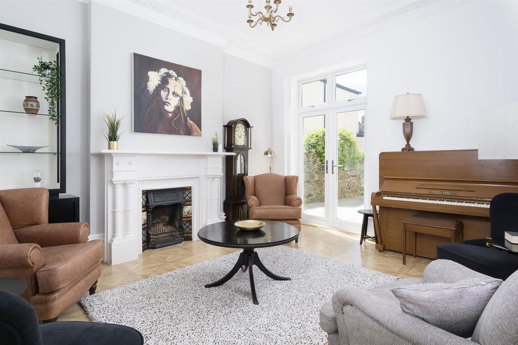 Property photo 3 of 25 87 Cathedral Road, Cardiff-Swpp-Web-09.Jpg