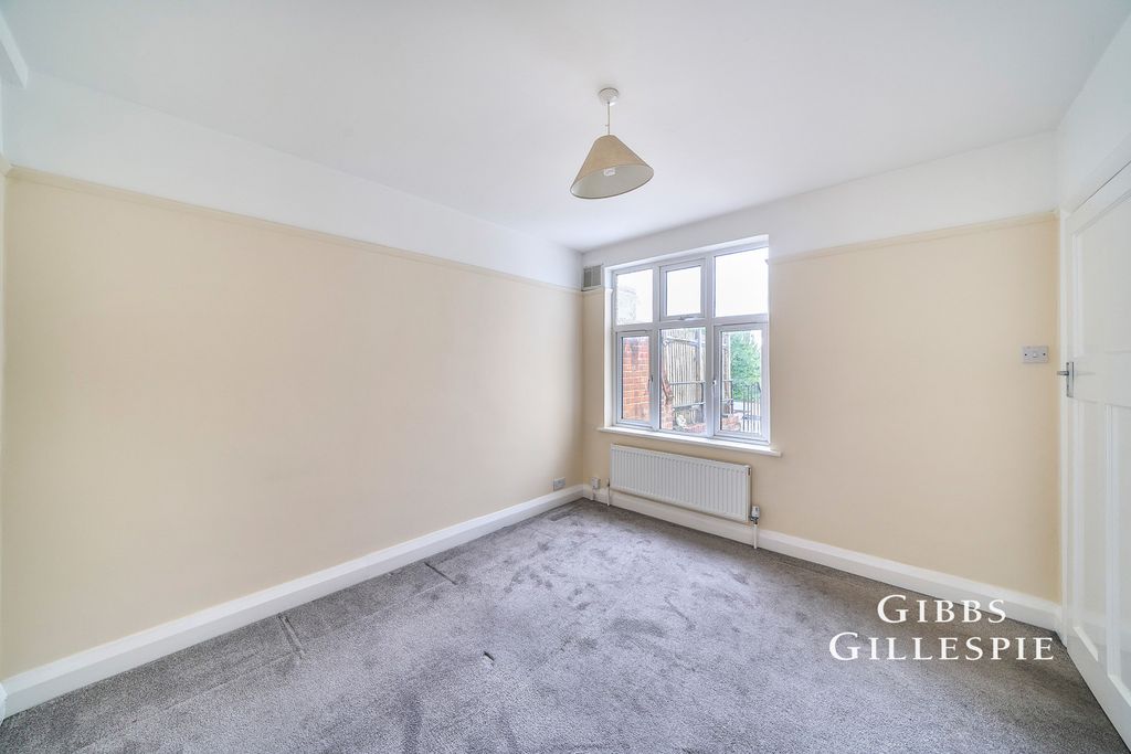 Property photo 3 of 10 Photo