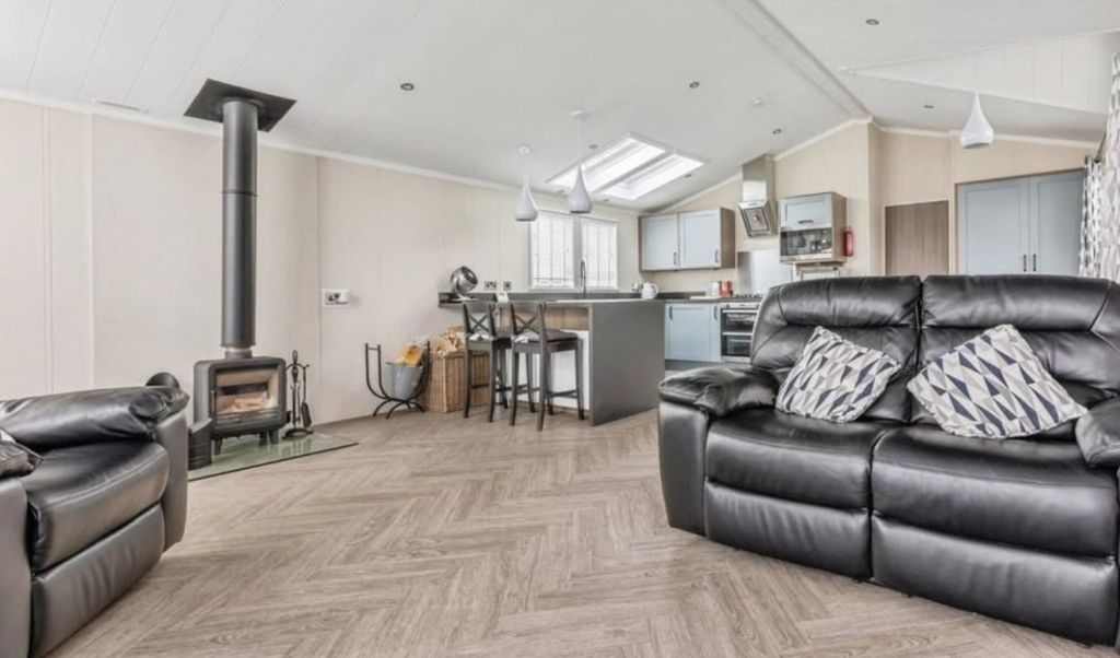 Property photo 3 of 7 Modern Spacious Lodge On Felmoor Living