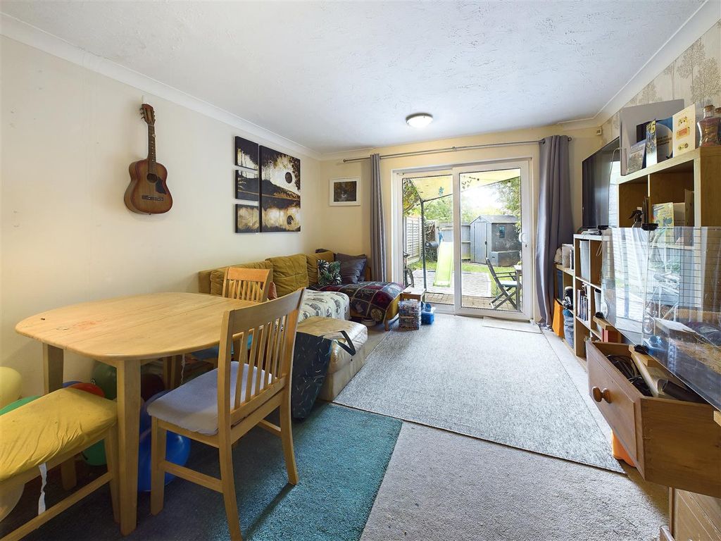 Property photo 2 of 8