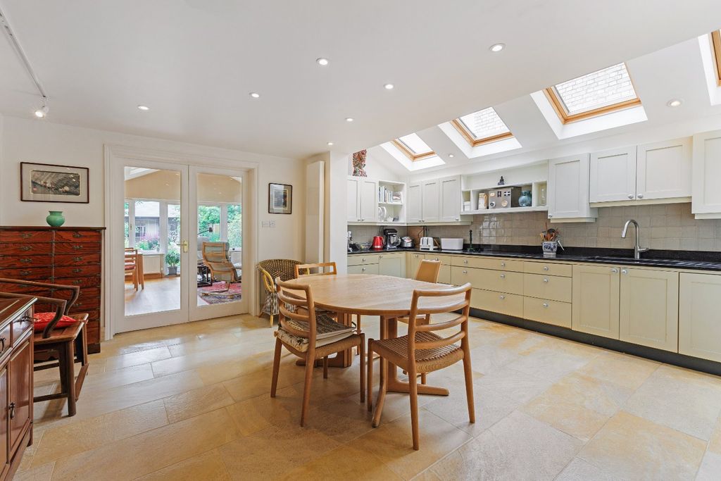 Property photo 3 of 14 Picture No. 05