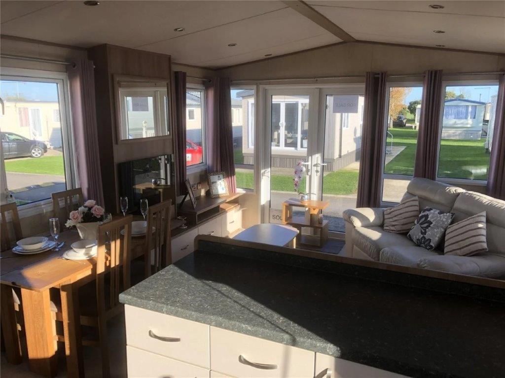 Property photo 2 of 10 Bur240355 04 9 Privet Drive 2