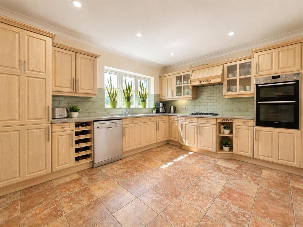 Property photo 3 of 55 C90393E4-A2B7-4Bed-8631-88D84292Df2C.Png