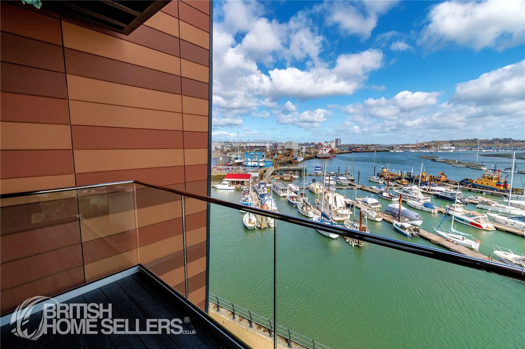 Property photo 2 of 23 Picture No. 09