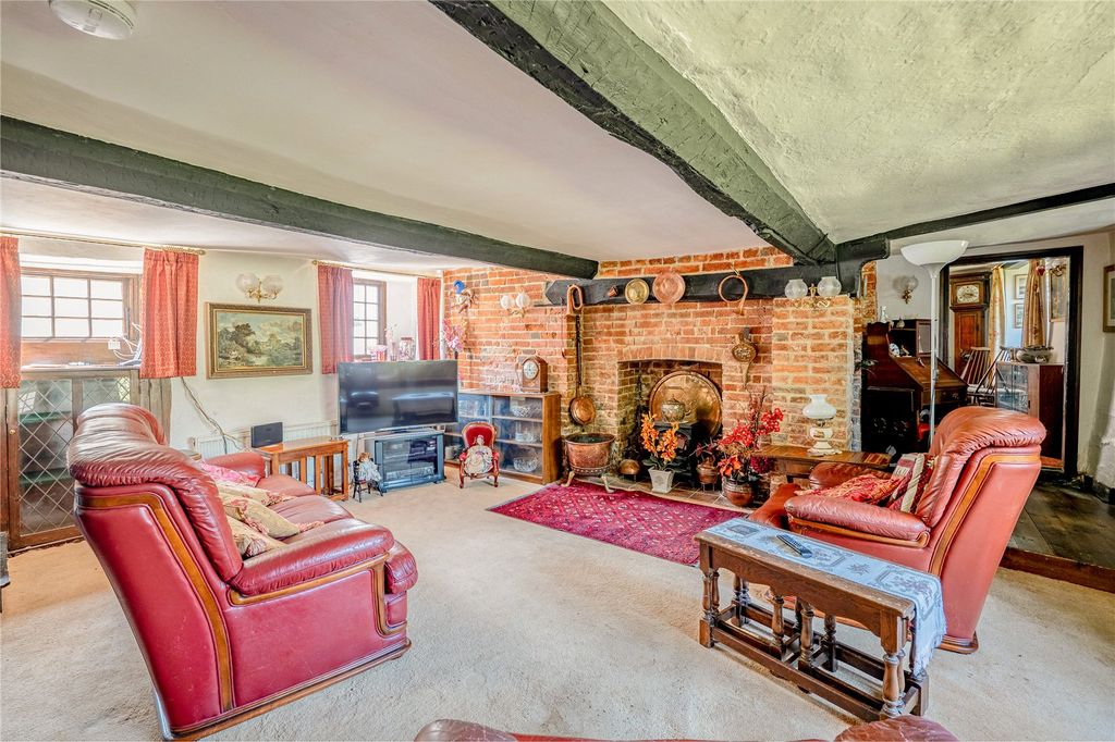 Property photo 3 of 24 Sitting Room