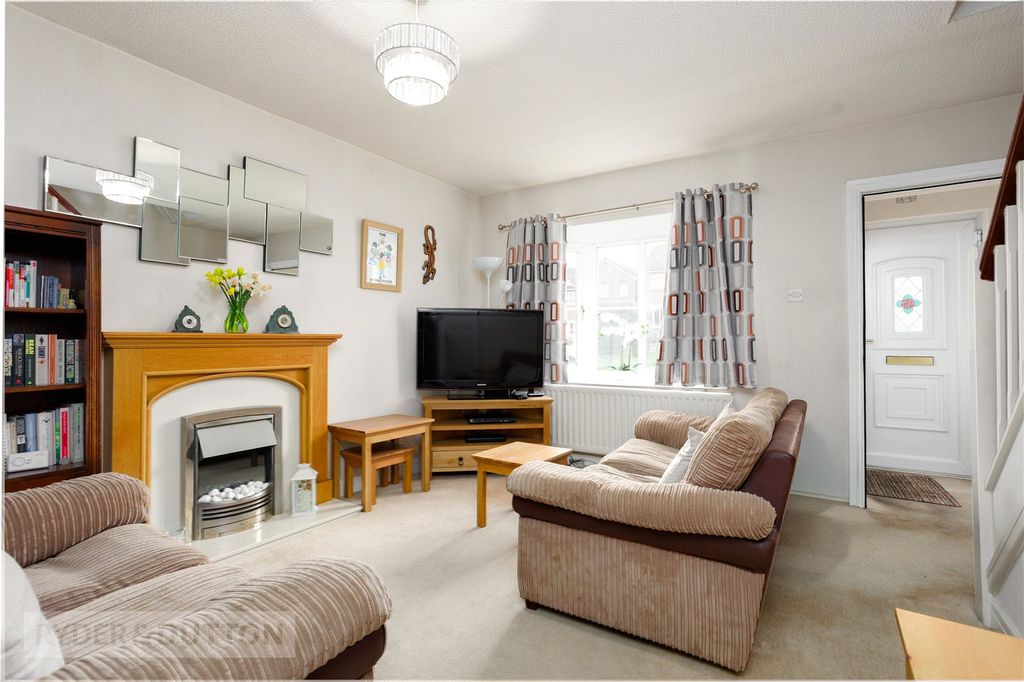 Property photo 2 of 19 Lounge