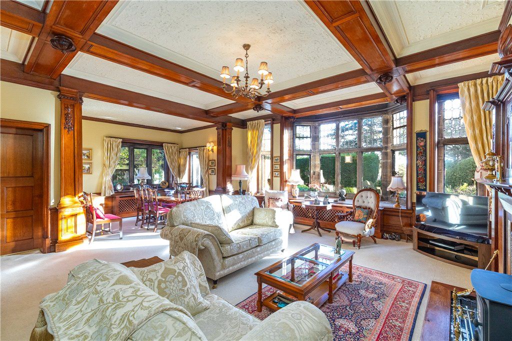 Property photo 3 of 35 Living/Dining Room