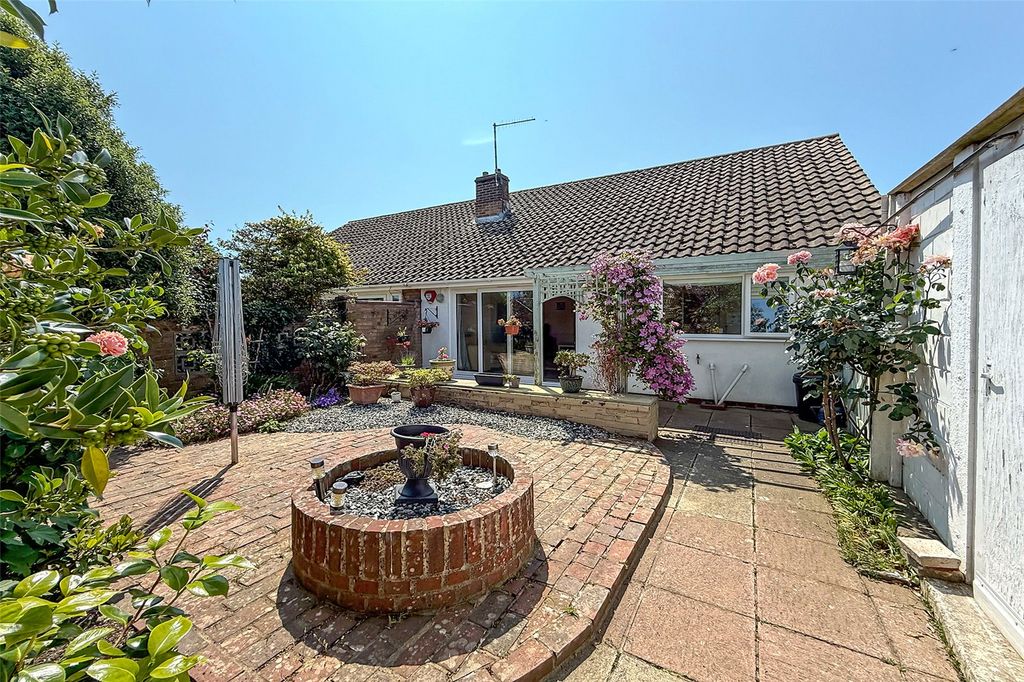 Property photo 2 of 16 Picture No. 17