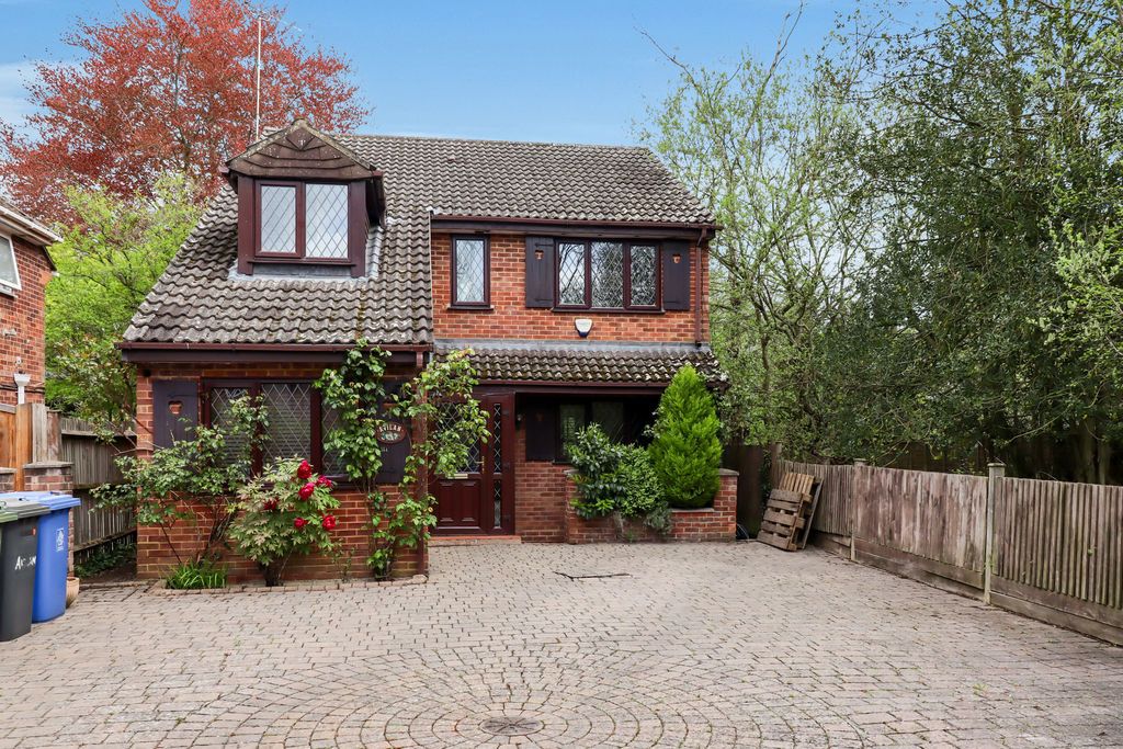 Property photo 1 of 15 Photo 13