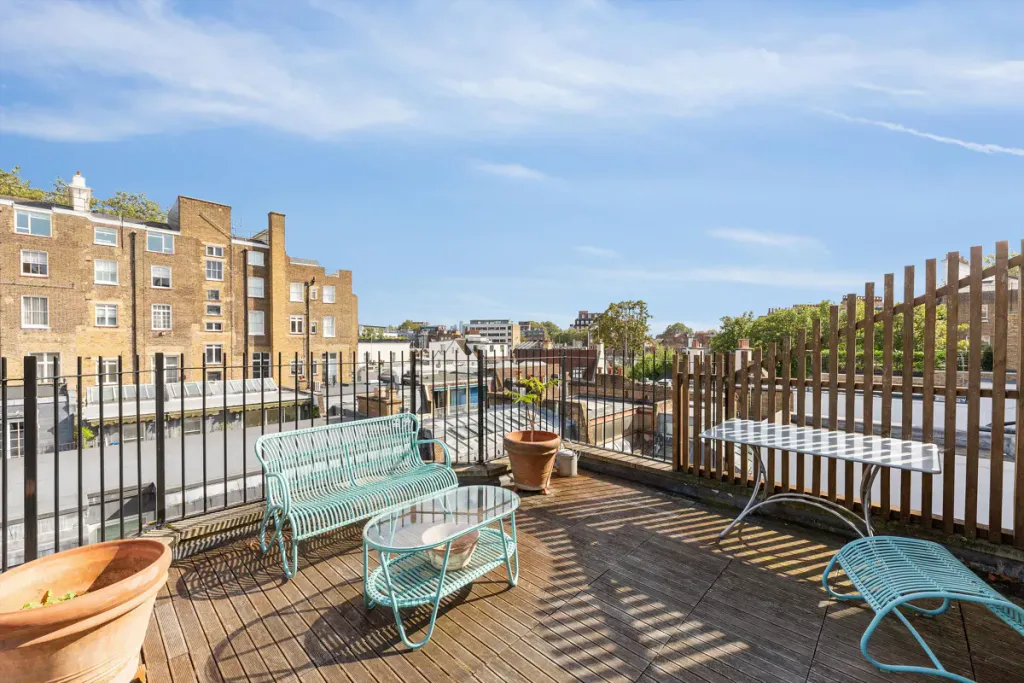 Property photo 3 of 8 04dc9154-7d18-442E-B426-Fb8Ec18F6Abb-0