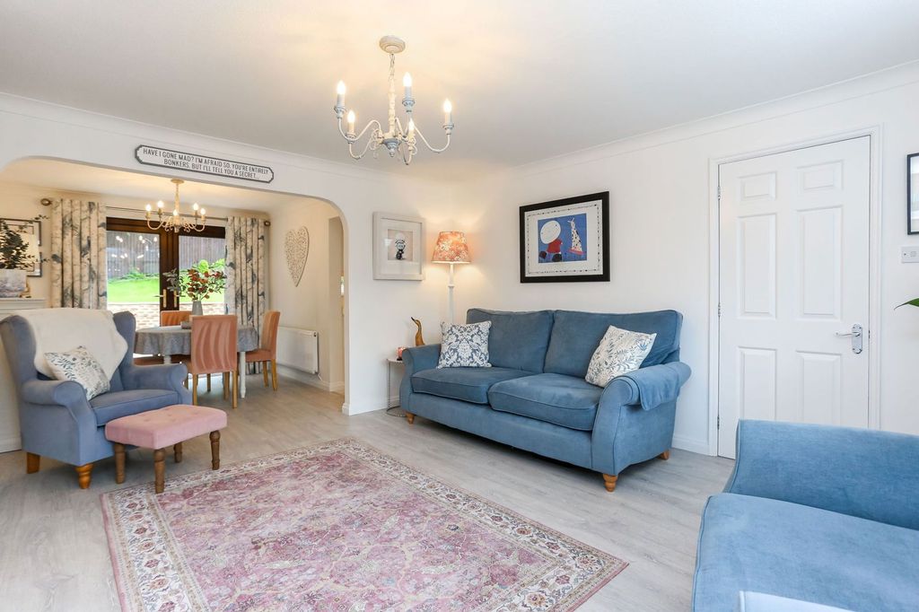 Property photo 3 of 40