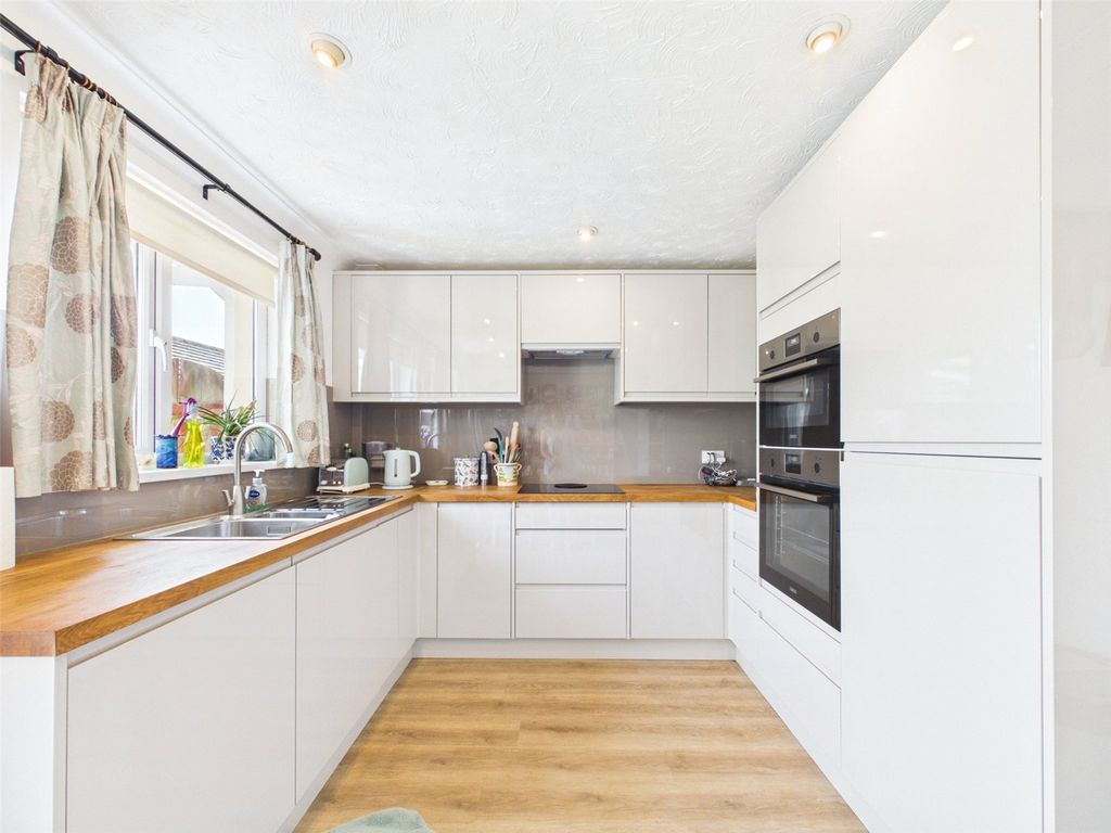 2 bed bungalow for saleMaytree Close, Halwill Junction, Beaworthy EX21 photo 4