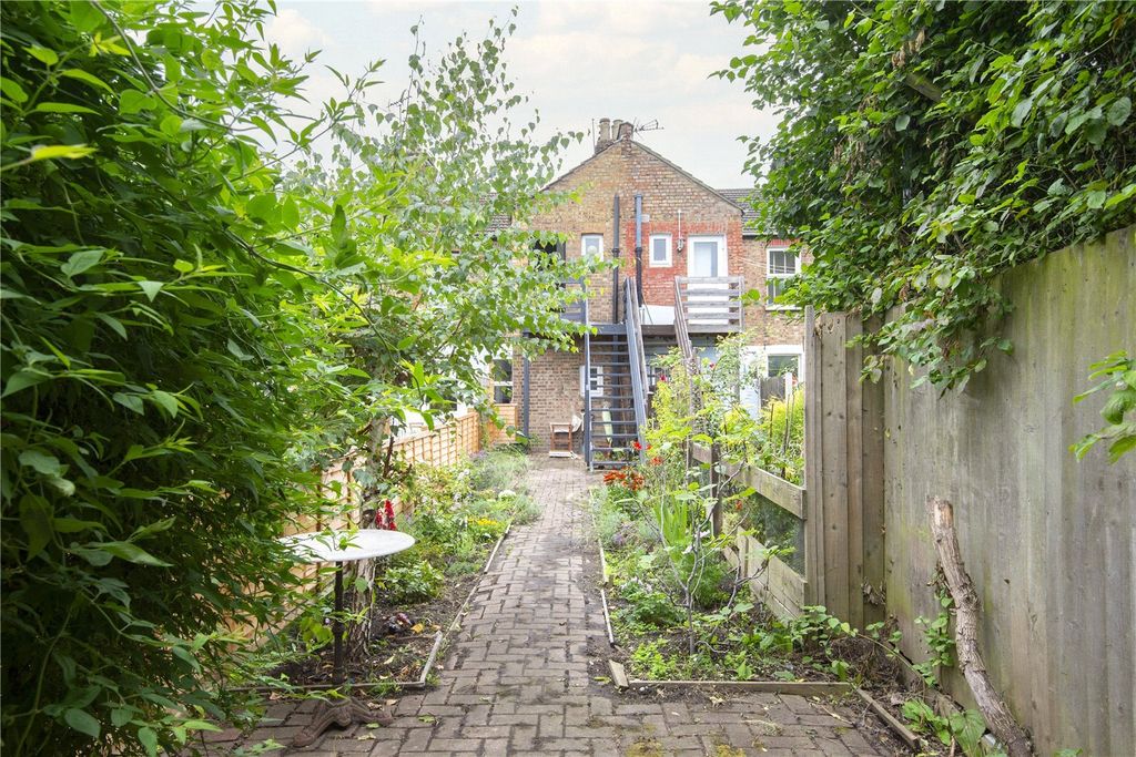 Property photo 3 of 10 Picture No. 11