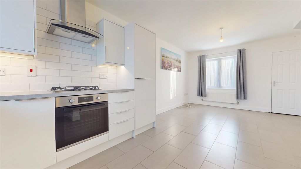 Property photo 2 of 14 01062026_235037.Jpg