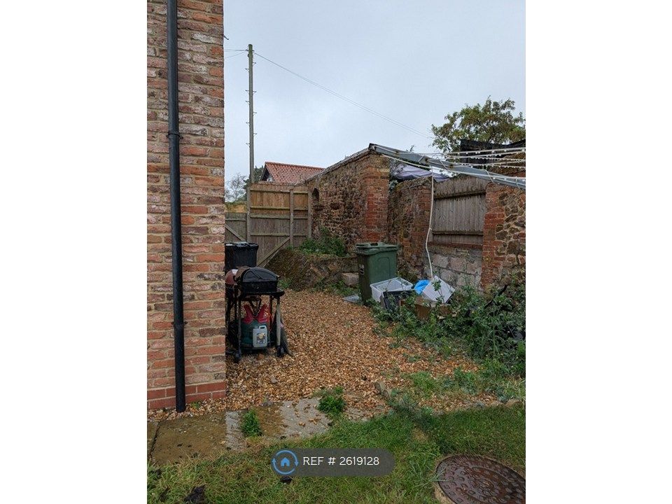Property photo 2 of 21