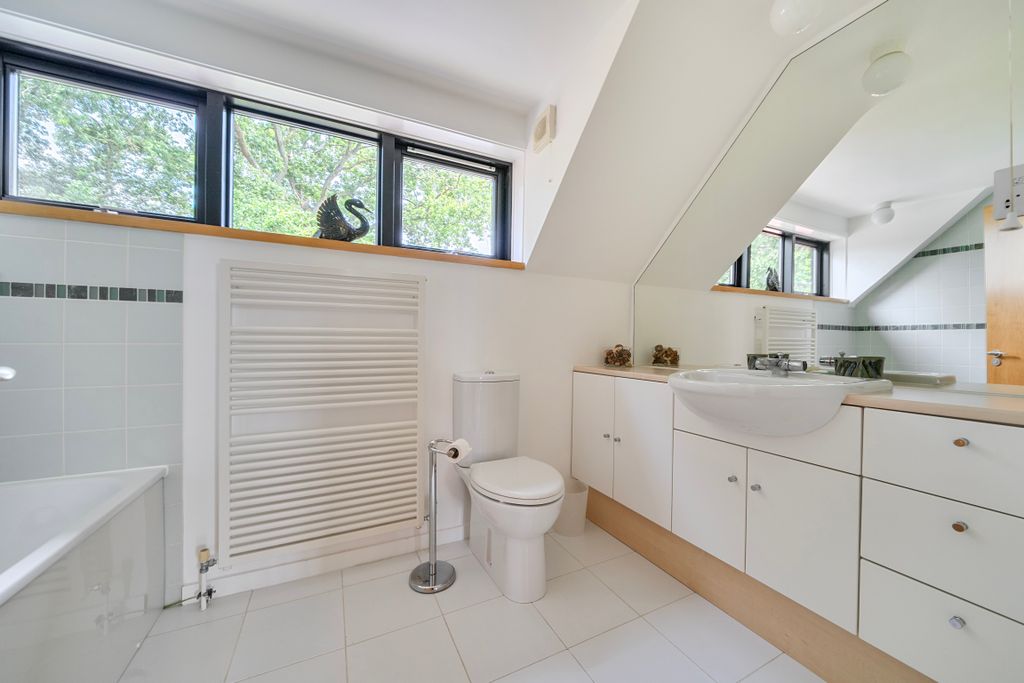 Additional image 16 of 5 bed detached house for saleRoad Running Through, Oxford OX33