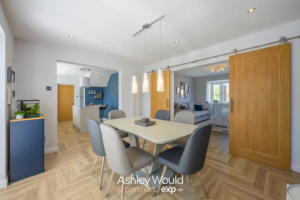 Property photo 2 of 26