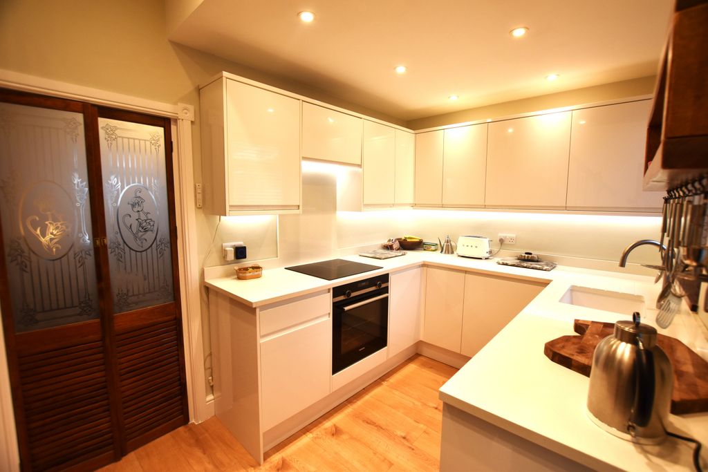 Property photo 2 of 16 Gallery