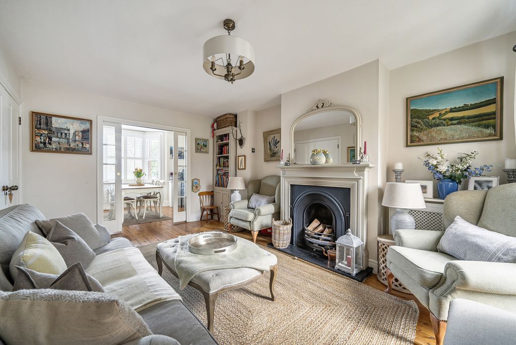 Property photo 2 of 17 Sitting Room