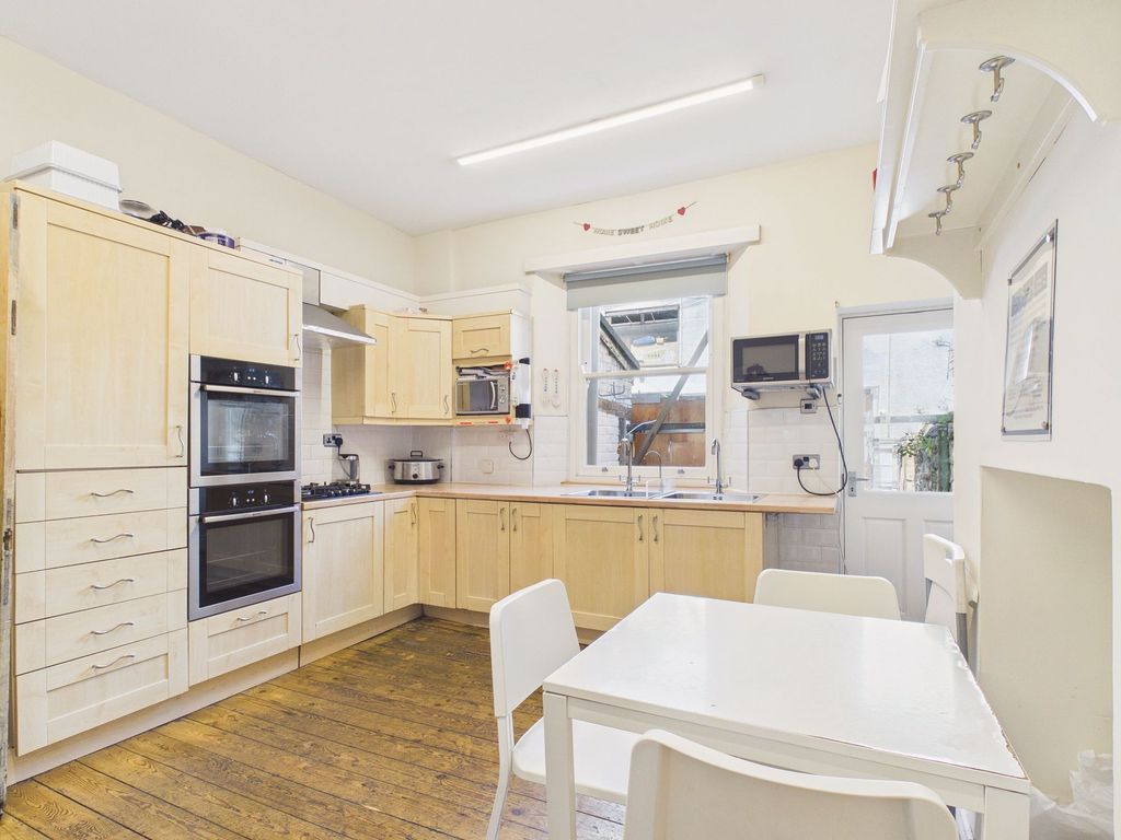 Property photo 2 of 13 Dining Kitchen