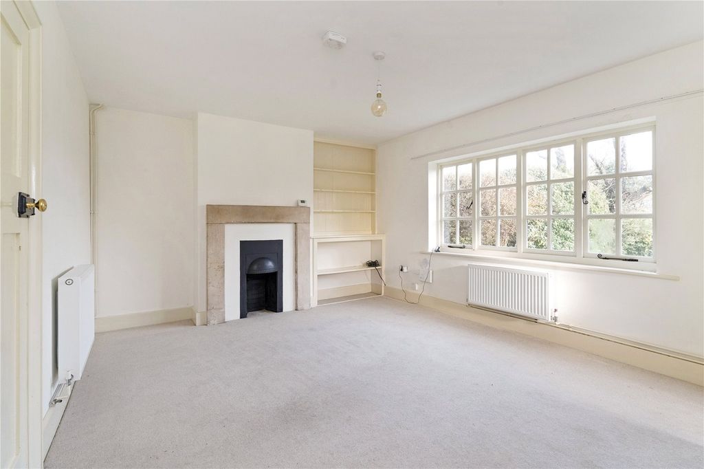 Property photo 2 of 11 Sitting Room