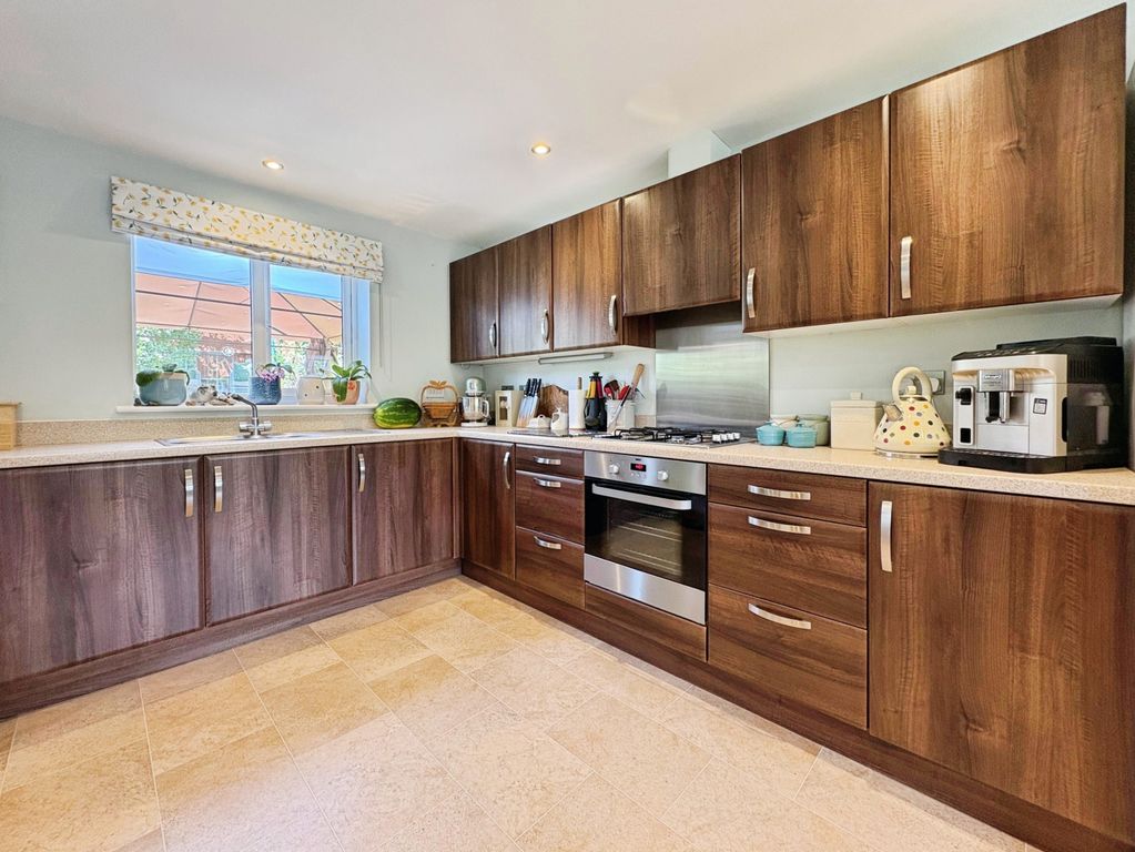 Property photo 3 of 33 127588B8-26