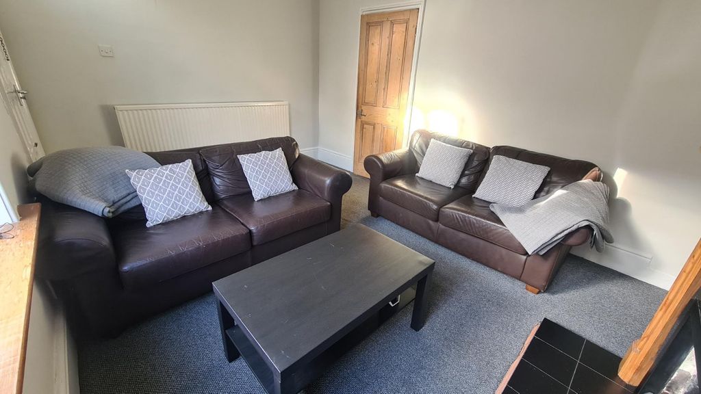 Property photo 3 of 12 Picture No. 14