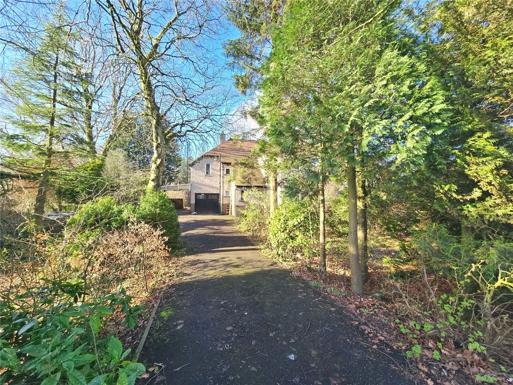 Property photo 1 of 31 Long Driveway