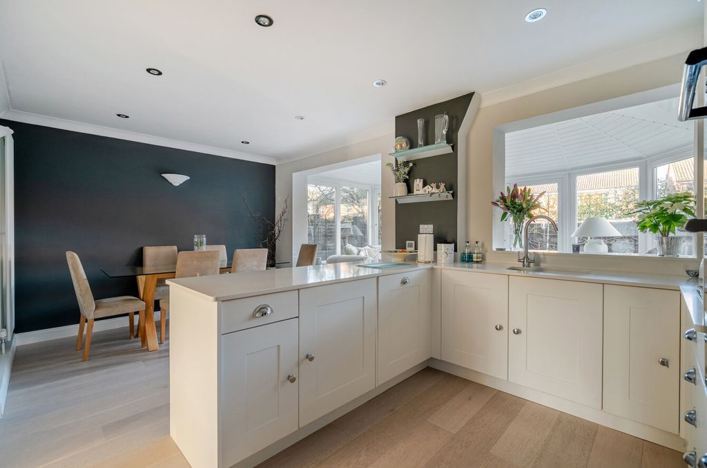 Property photo 2 of 20 1389427-12-695E4F...