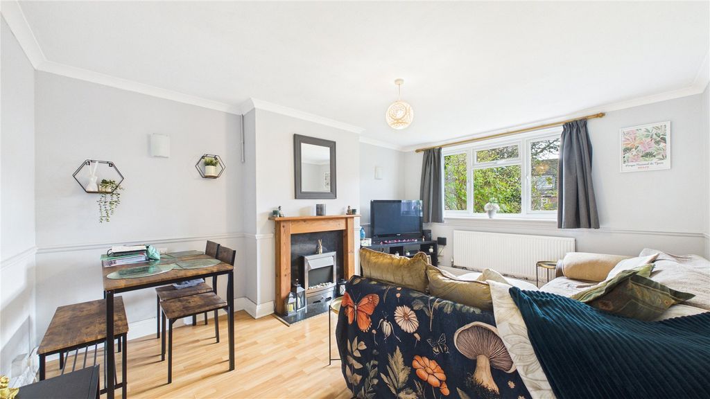 Property photo 3 of 12 Picture 3