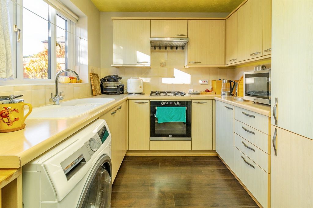 Property photo 2 of 13