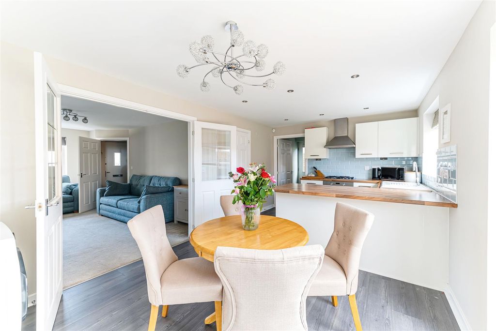 Property photo 2 of 22 Kitchen/Diner