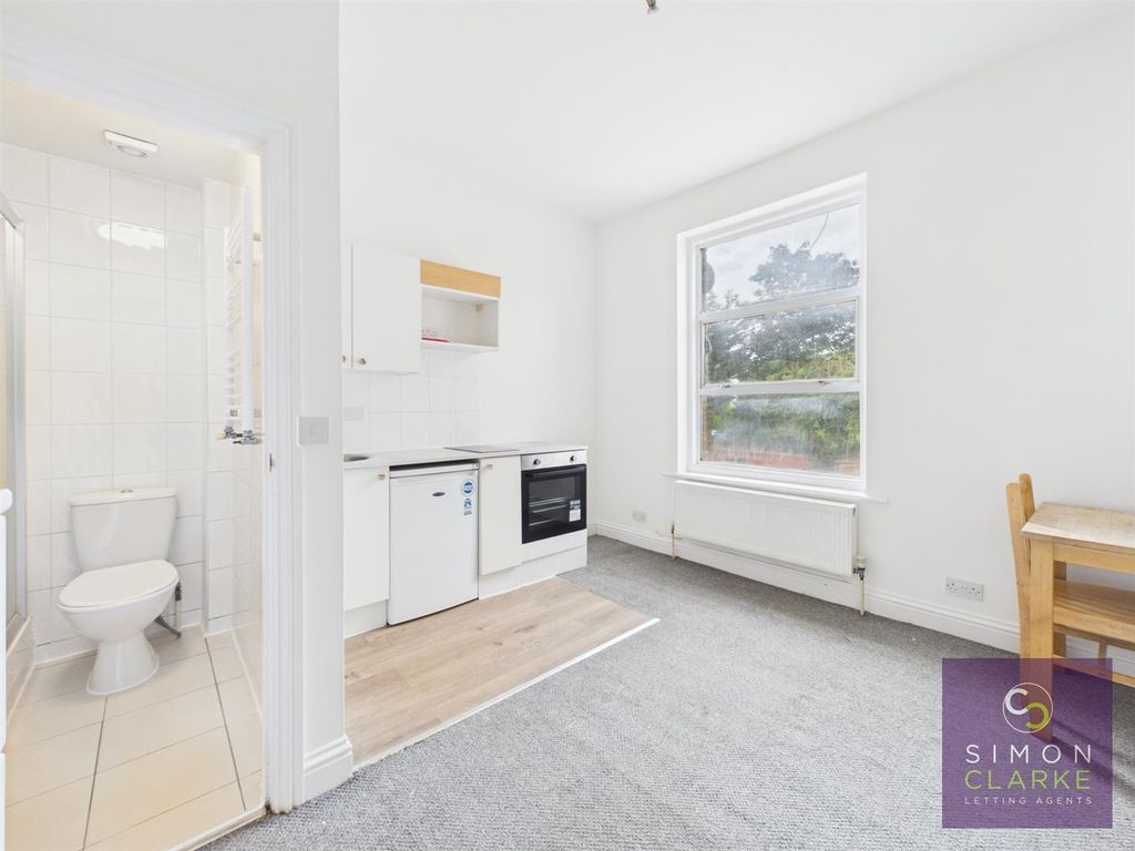 Property photo 3 of 4 Cam05425G0-Pr0125-Still002.Jpg