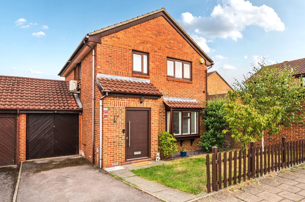Property photo 1 of 18 1526542-19-6Aba88...
