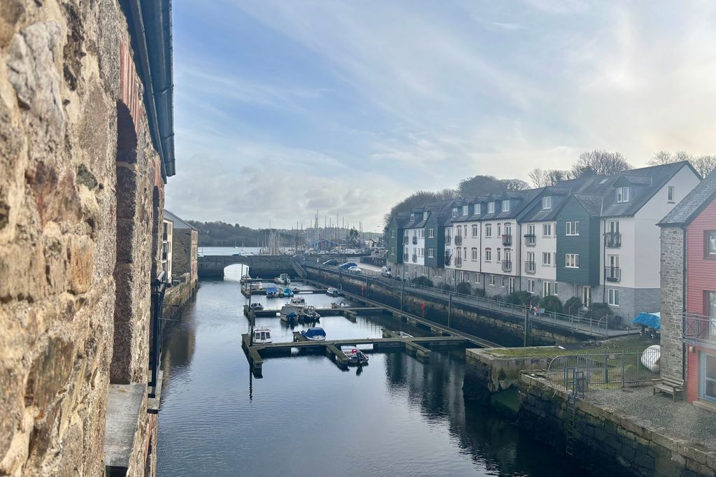 Property photo 3 of 20