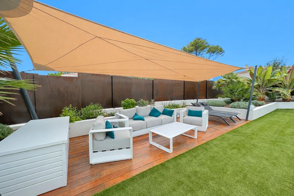 Property photo 2 of 36