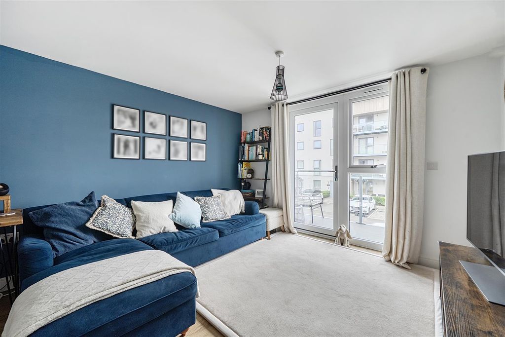 Property photo 3 of 24 Open Plan