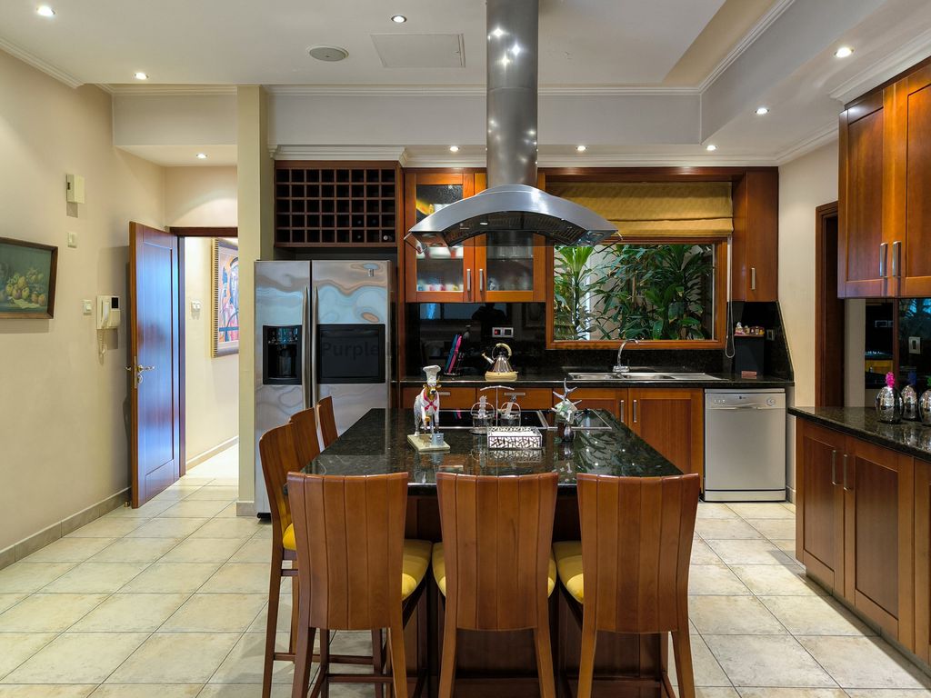 Property photo 3 of 29