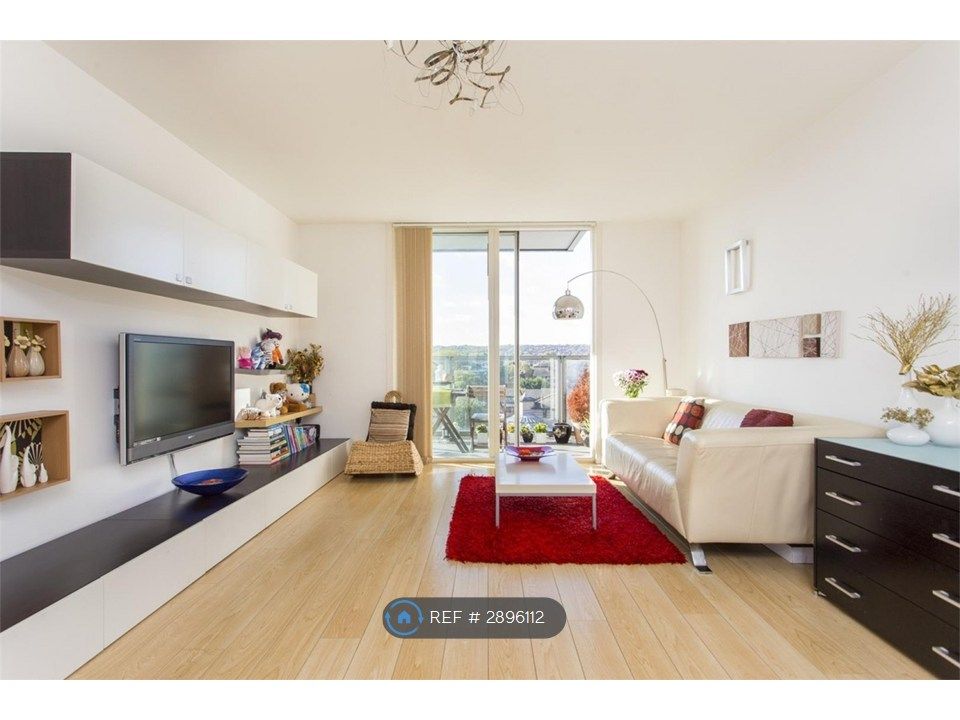 Property photo 1 of 13 Unfurnished Living Room
