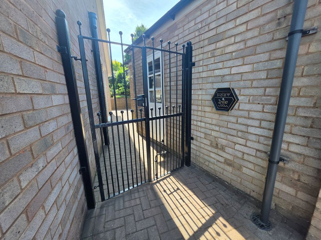 Property photo 3 of 13