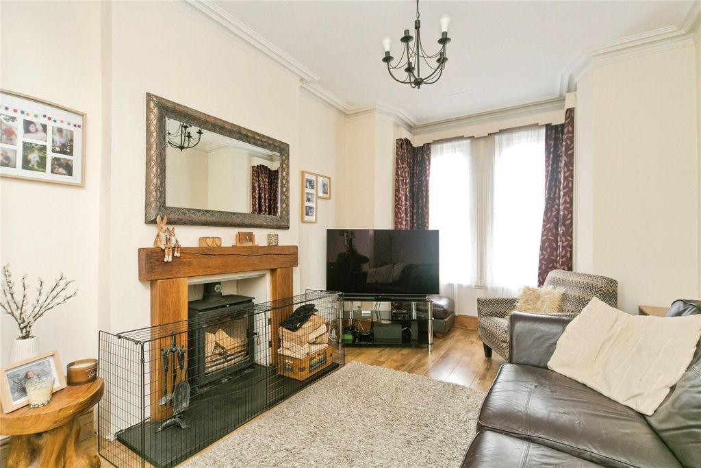 Property photo 2 of 15 Picture No. 03