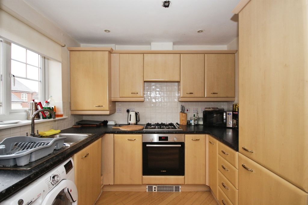 Property photo 2 of 17