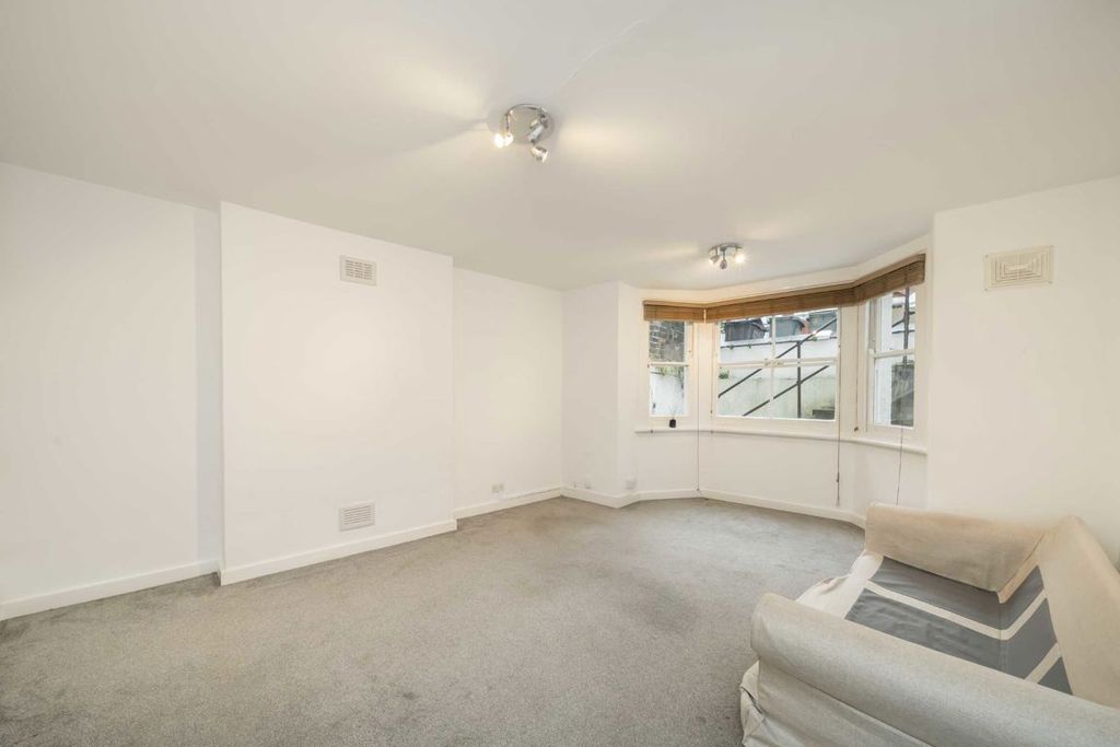 Property photo 2 of 5