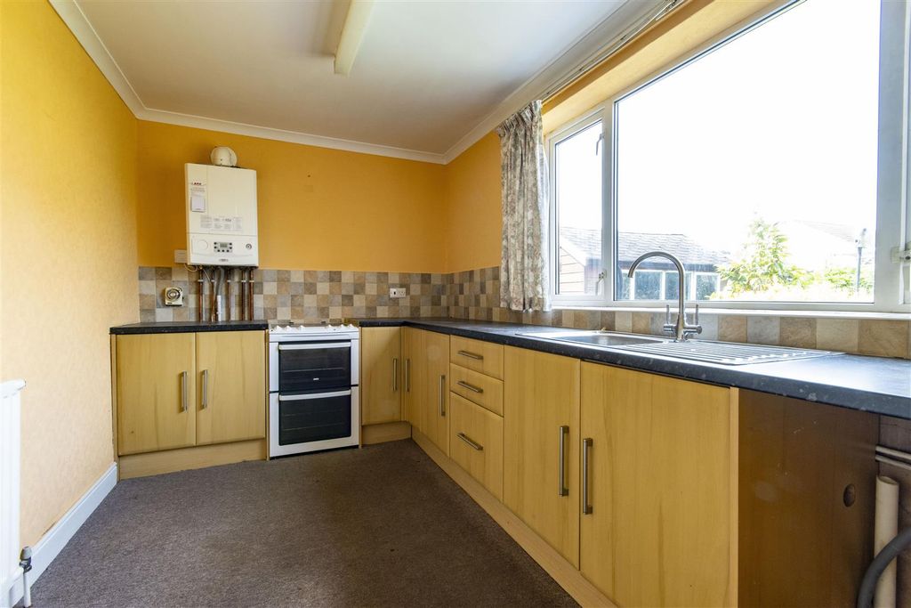 Property photo 2 of 13 Kitchen