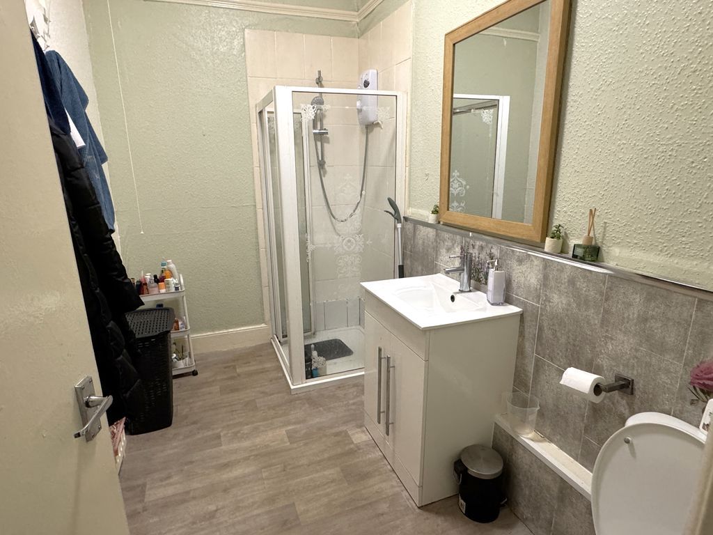 Property photo 3 of 12 Photo 9