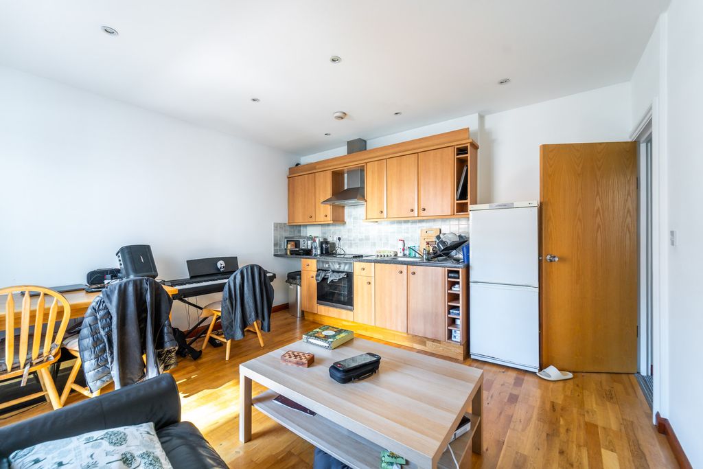 Property photo 3 of 11 Mba03483