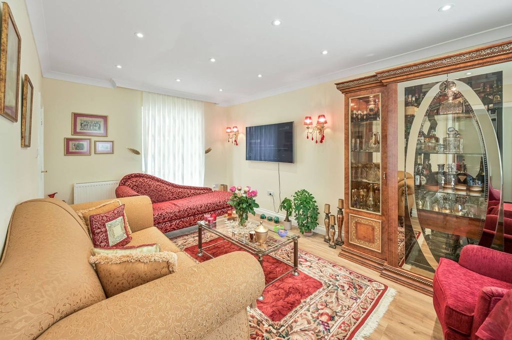 Property photo 3 of 14