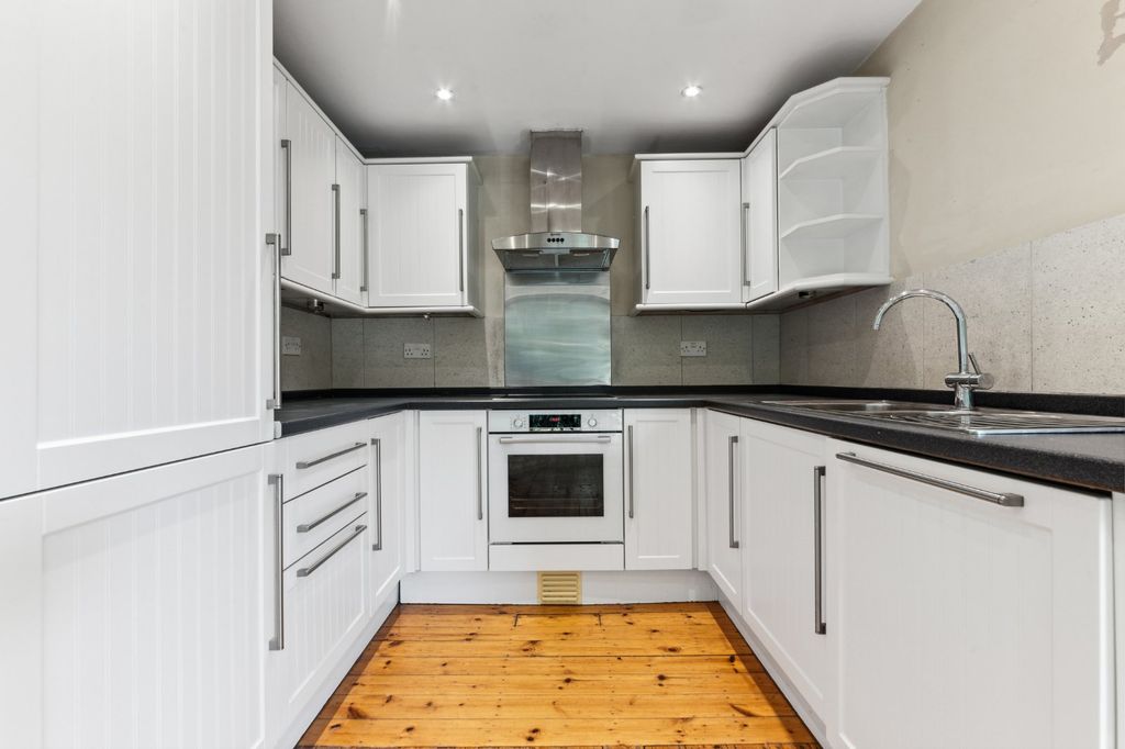 Property photo 3 of 14 Kitchen